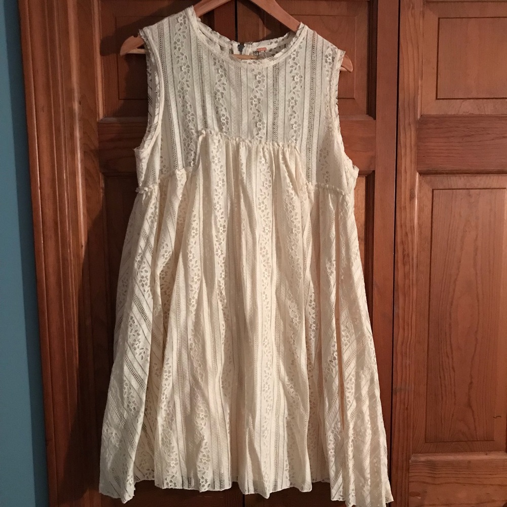 NWOT 🍾Free People Ivory shift dress